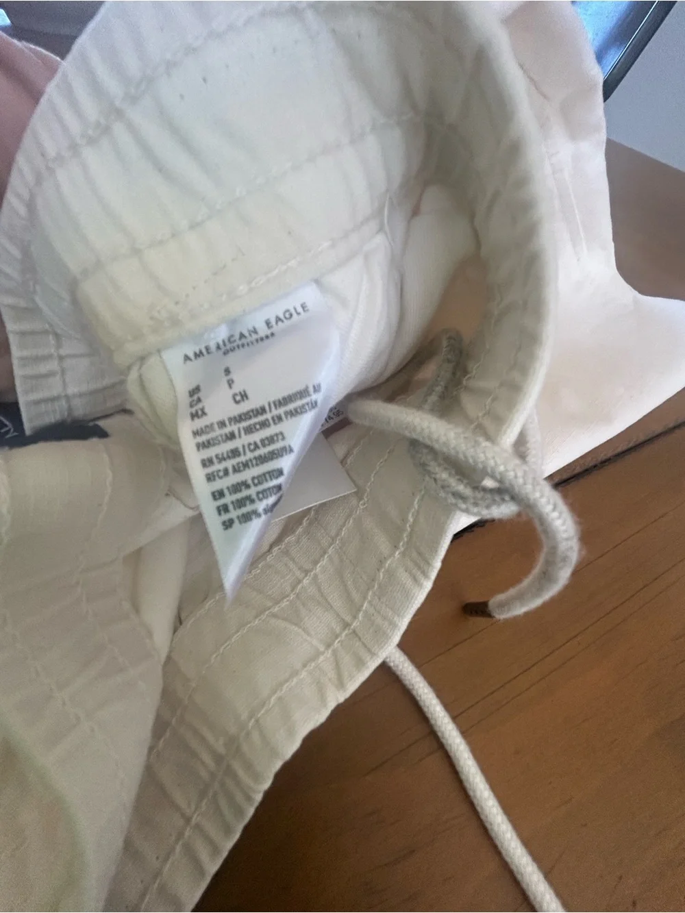 NWT Men’s AE Pull On Trekker Cream Pant